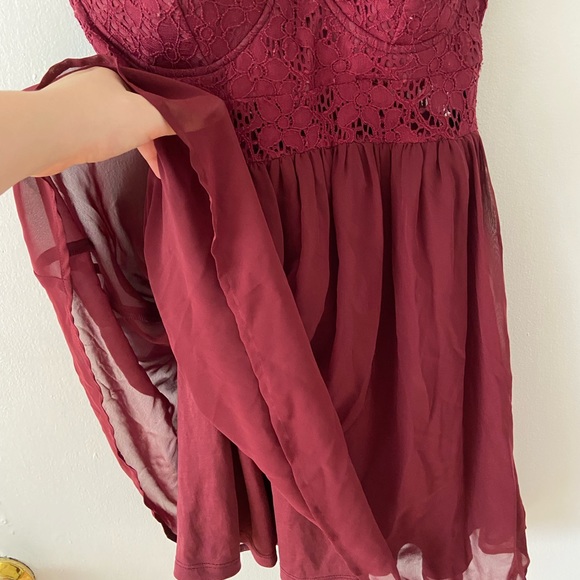 Burgundy Lace/Chiffon Mini Dress - Picture 6 of 7